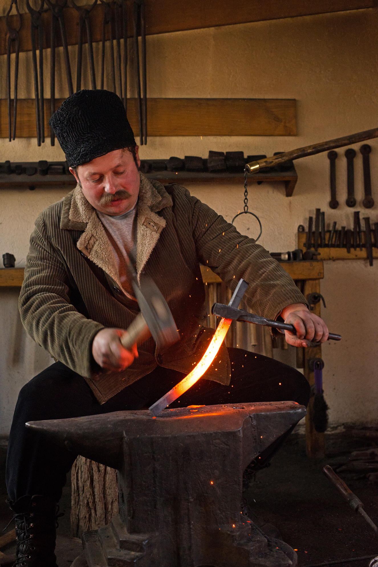 Făurarul satului - Cigánykovács - The blacksmith