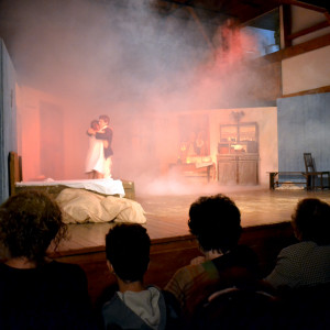 Teatrul-sura-Csurszinhaz-Barn-theatre