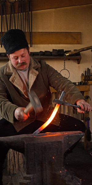 Faurarul-satului-Ciganykovacs-The-blacksmith