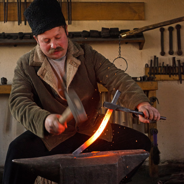 Faurarul-satului-Ciganykovacs-The-blacksmith