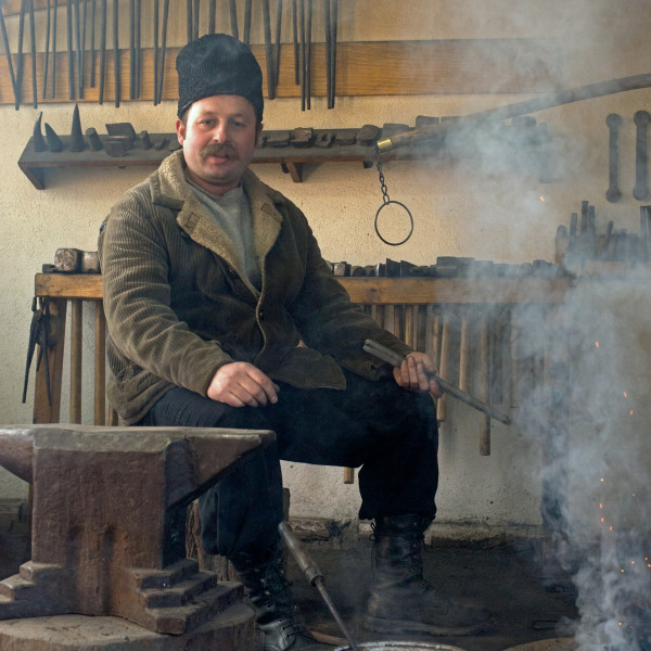 Faurarul-satului-Ciganykovacs-The-blacksmith